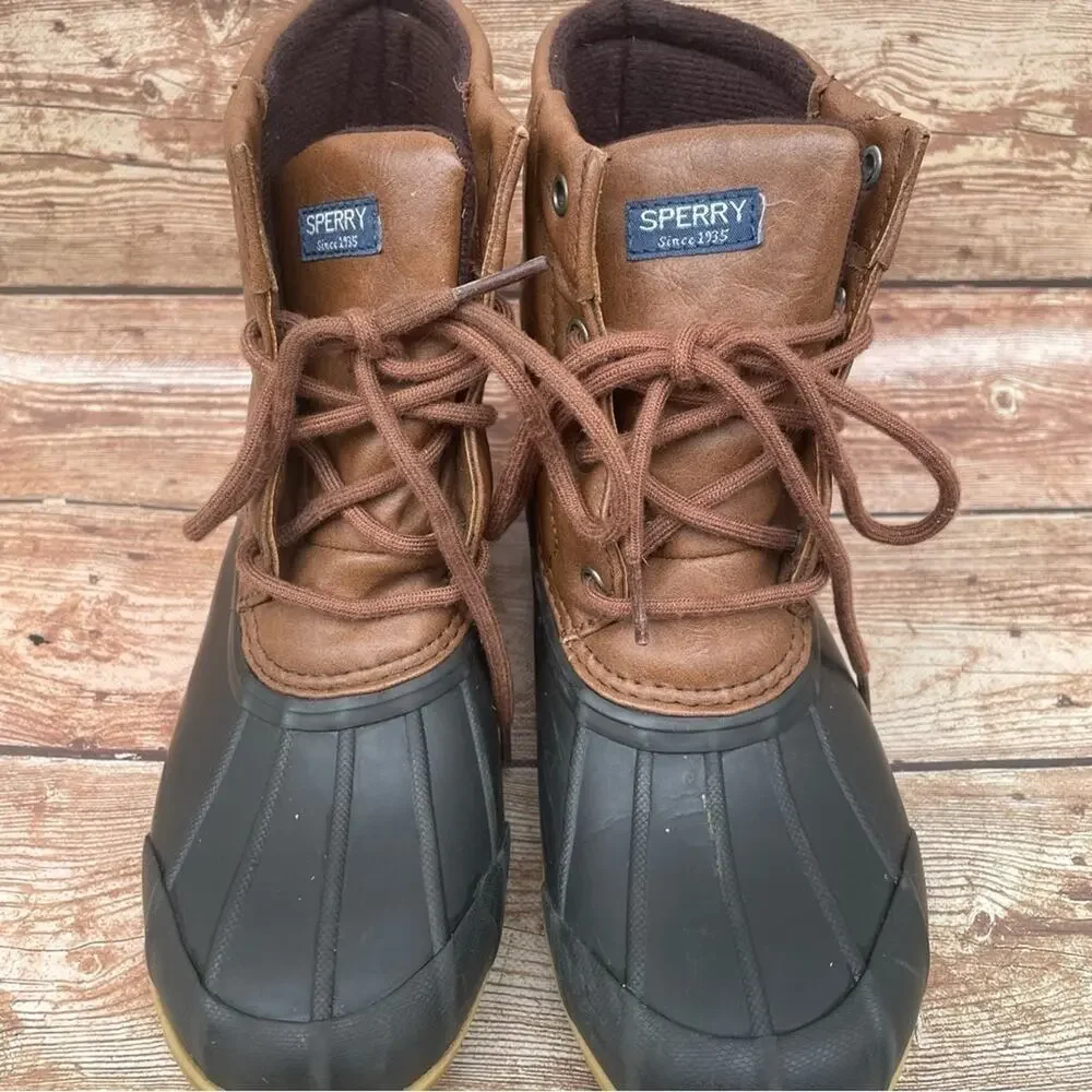 Sperry duck boots size 4M